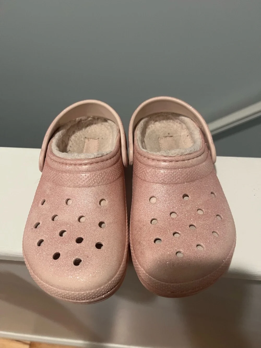 CROCS J2 Size 2 Kids Sparkle Pink Faux-Fur Lined Clog